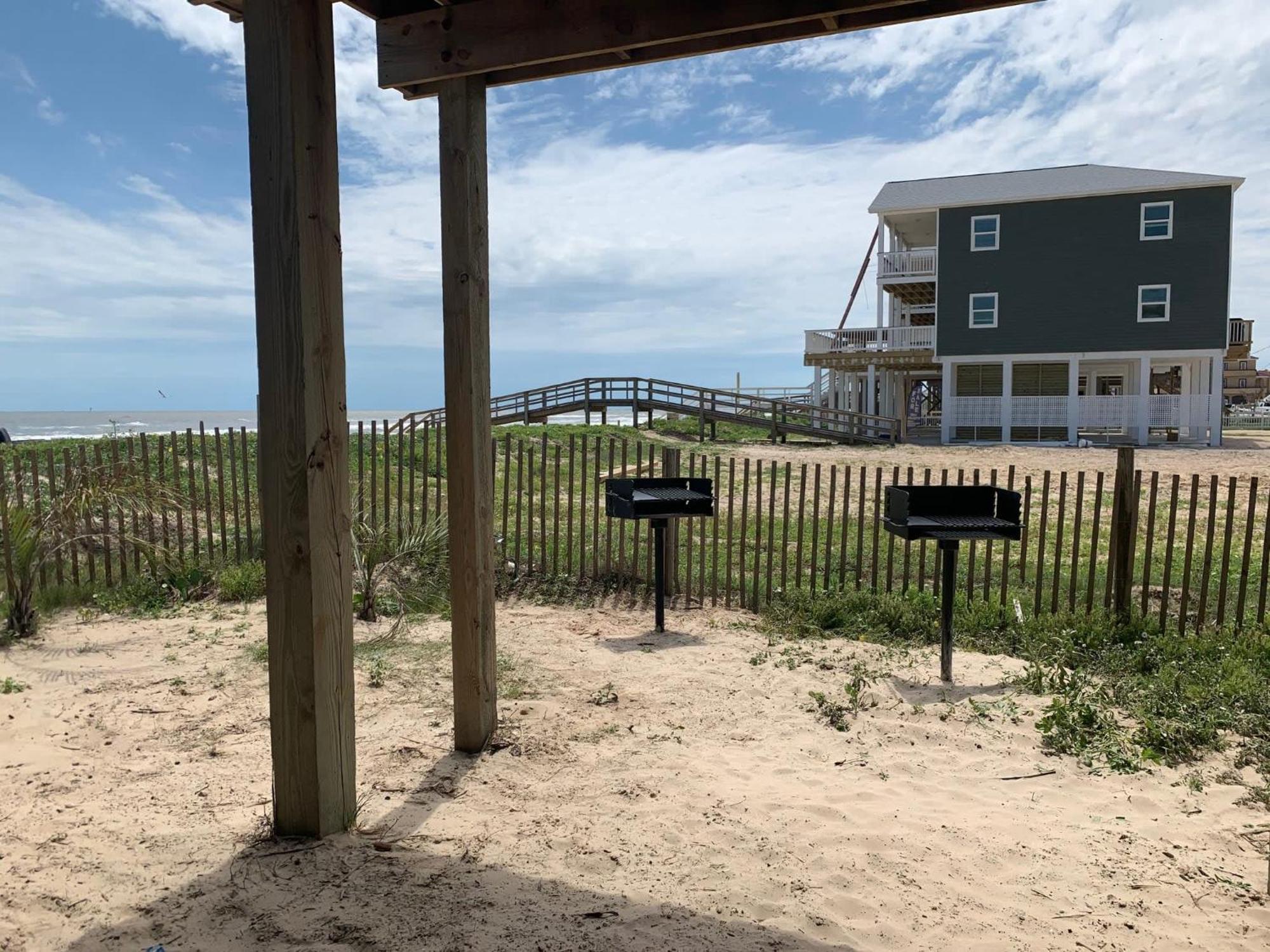 Unobstructed Oceanfront Sea Turtle Unit 2 Beach Pad! Surfside Beach Exterior foto